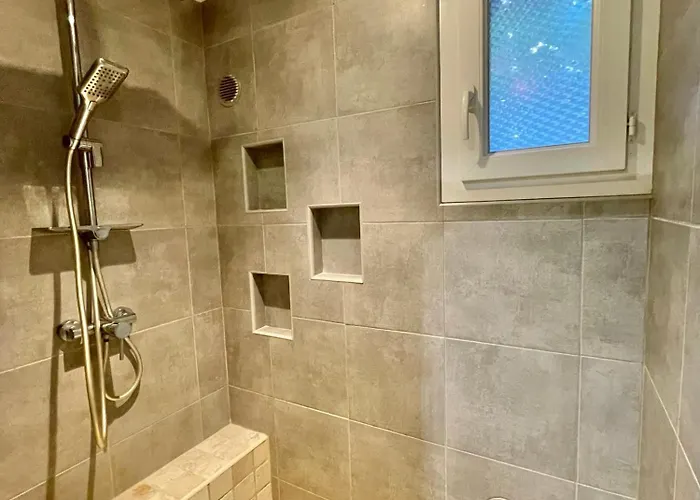 Appartement Avec Piscine 8 Personnes *